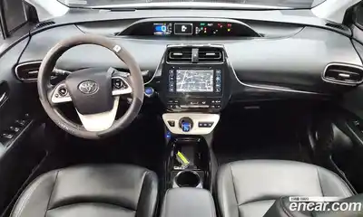 Toyota Prius 2017 1.8 Автомат в Москве № 215521, миниатюра 4