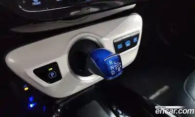 Toyota Prius 2017 1.8 Автомат в Москве № 215521, миниатюра 5