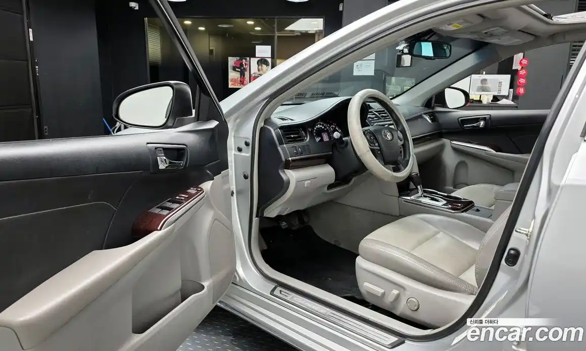 Toyota Camry 2013 2.5 Автомат в Москве № 215525, фото 13