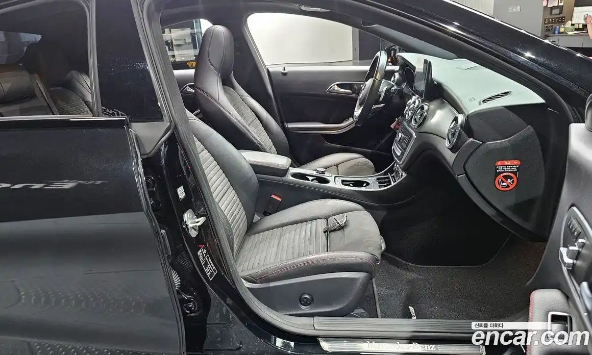 Mercedes-Benz CLA-Class 2017 2.0 Автомат в Москве № 222461, фото 17