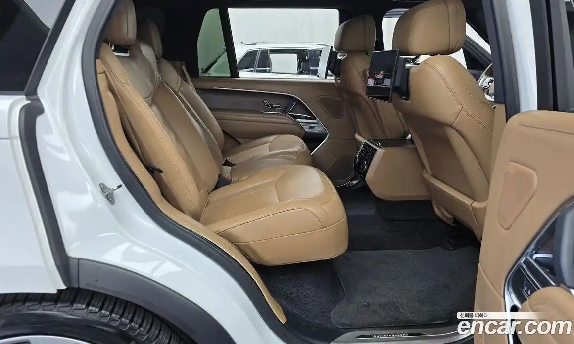 Land Rover Range-Rover 2023 4.4 Автомат в Москве № 231227, фото 15