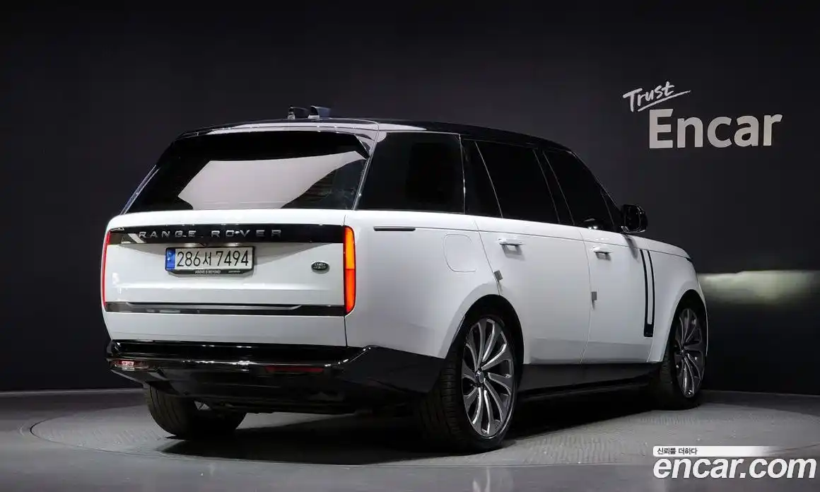 Land Rover Range-Rover 2023 4.4 Автомат в Москве № 231227, фото 16