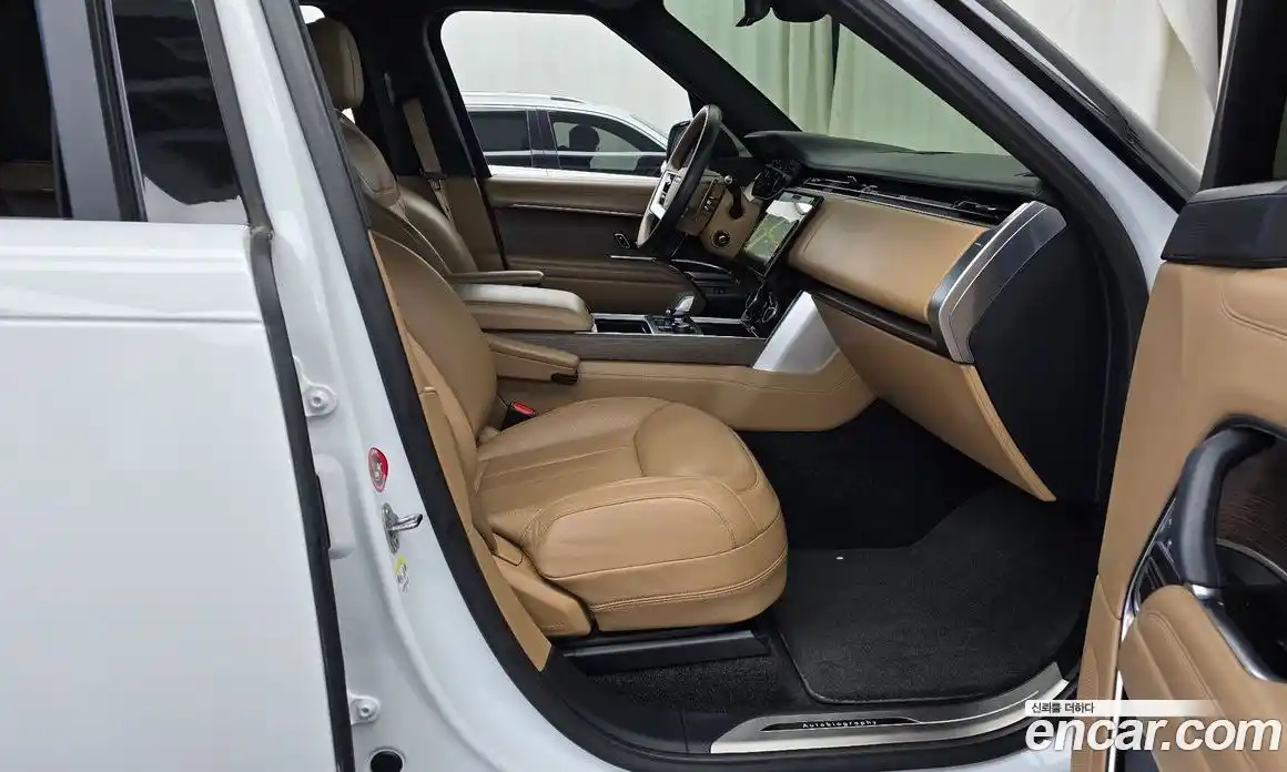 Land Rover Range-Rover 2023 4.4 Автомат в Москве № 231227, фото 4