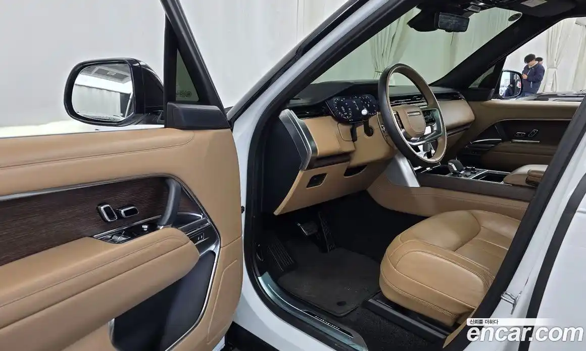 Land Rover Range-Rover 2023 4.4 Автомат в Москве № 231227, фото 8