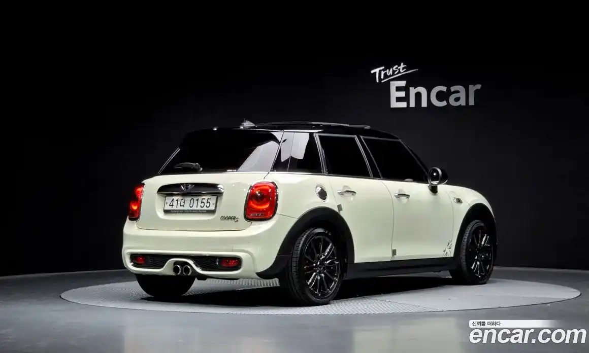 Mini Cooper 2015 2.0 Автомат в Москве № 231423, фото 5