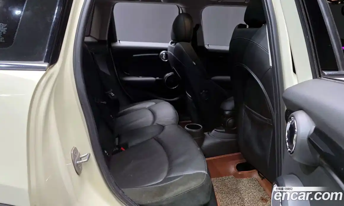 Mini Cooper 2015 2.0 Автомат в Москве № 231423, фото 8