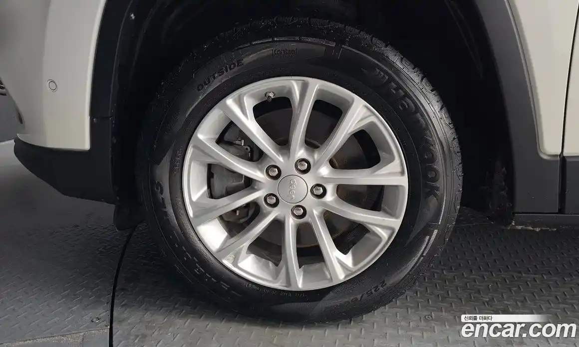 Jeep Cherokee 2019 2.4 Автомат в Москве № 232665, фото 1