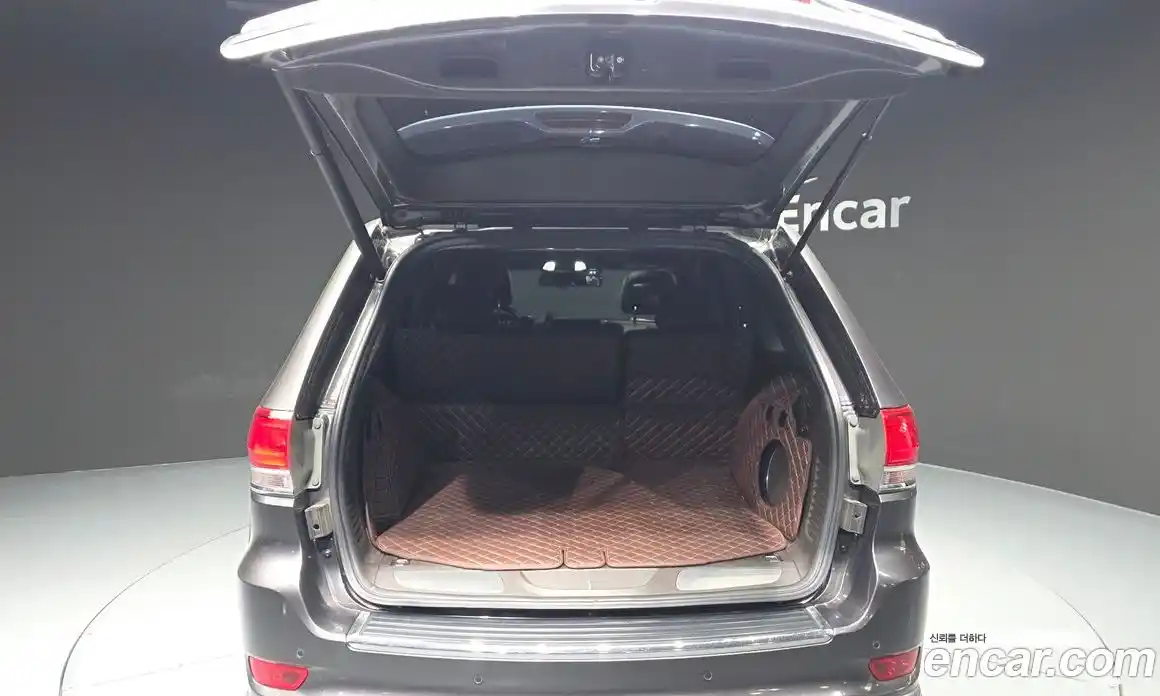 Jeep Cherokee 2015 3.0 Автомат в Москве № 232778, фото 9