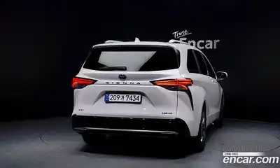 Toyota Sienna 2025 2.5 Автомат в Москве № 232795, миниатюра 3