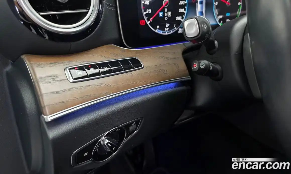 Mercedes-Benz E-Class 2020 2.0 Автомат в Москве № 240330, фото 16