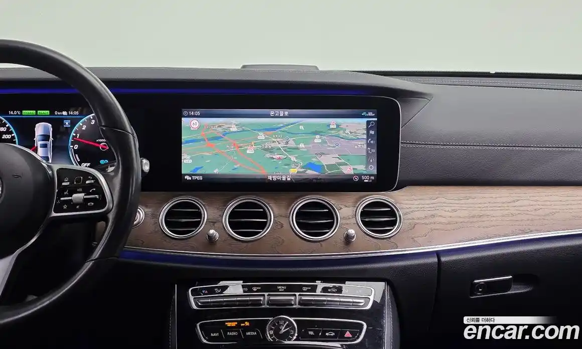 Mercedes-Benz E-Class 2020 2.0 Автомат в Москве № 240330, фото 3