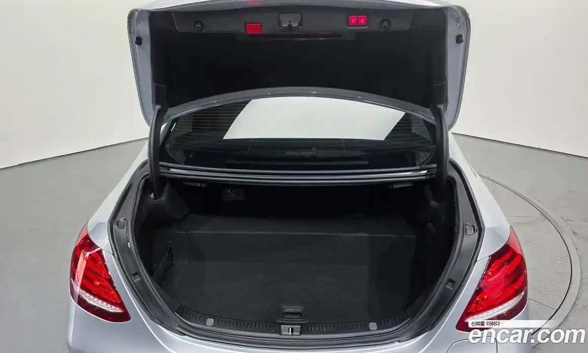 Mercedes-Benz E-Class 2020 2.0 Автомат в Москве № 240330, фото 4