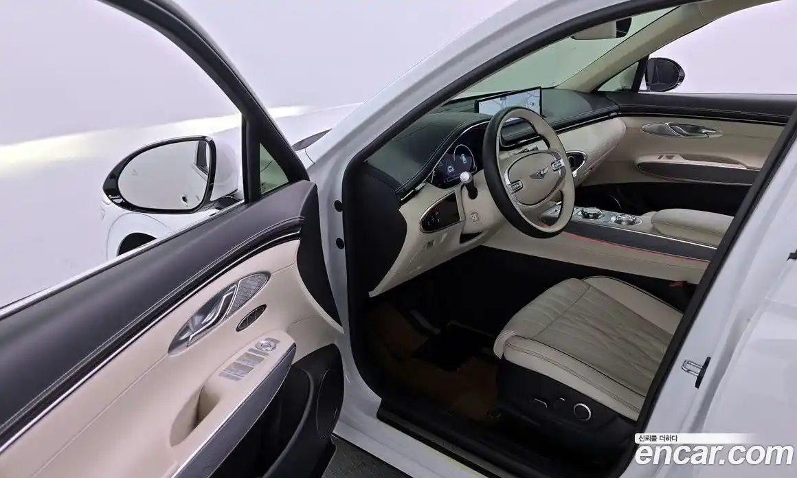 Genesis GV70 2022 2.5 Автомат в Москве № 24658, фото 15