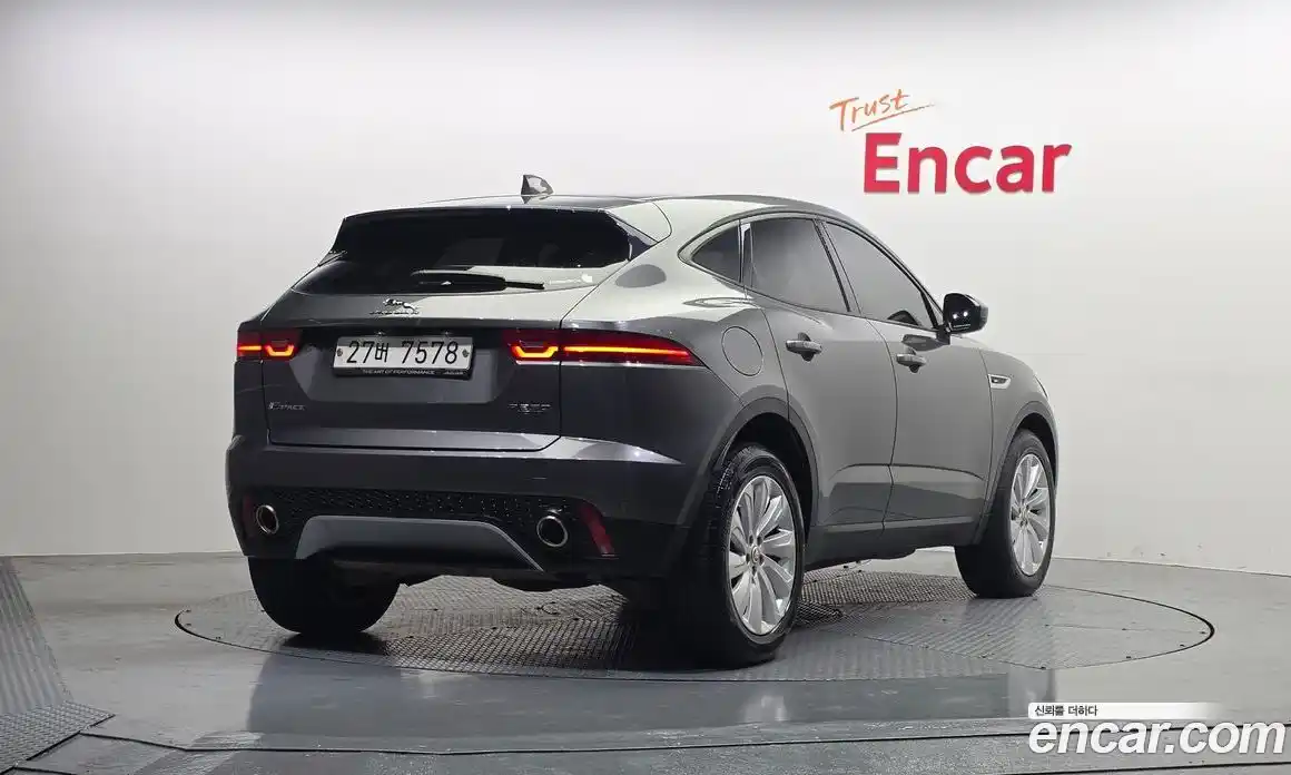 Jaguar E-Pace 2018 2.0 Автомат в Москве № 256080, фото 14