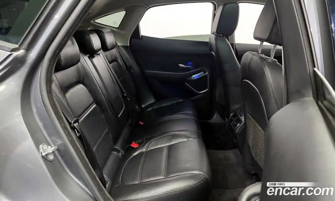 Jaguar E-Pace 2018 2.0 Автомат в Москве № 256080, фото 16