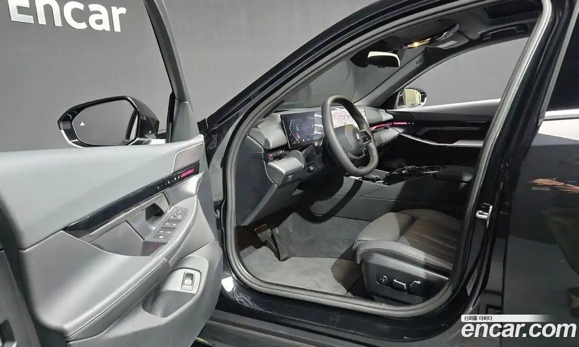 BMW 5-Series 2024 2.0 Автомат в Москве № 281278, фото 17