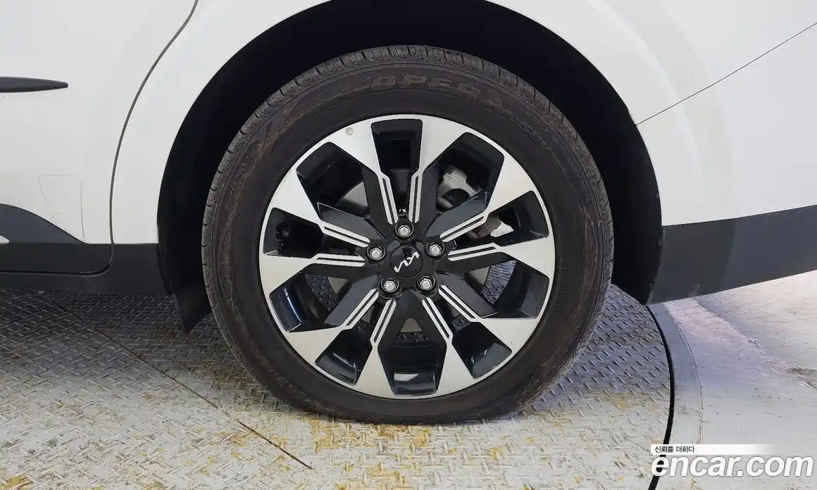 Kia Canival 2023 3.5 Автомат в Москве № 288436, фото 13