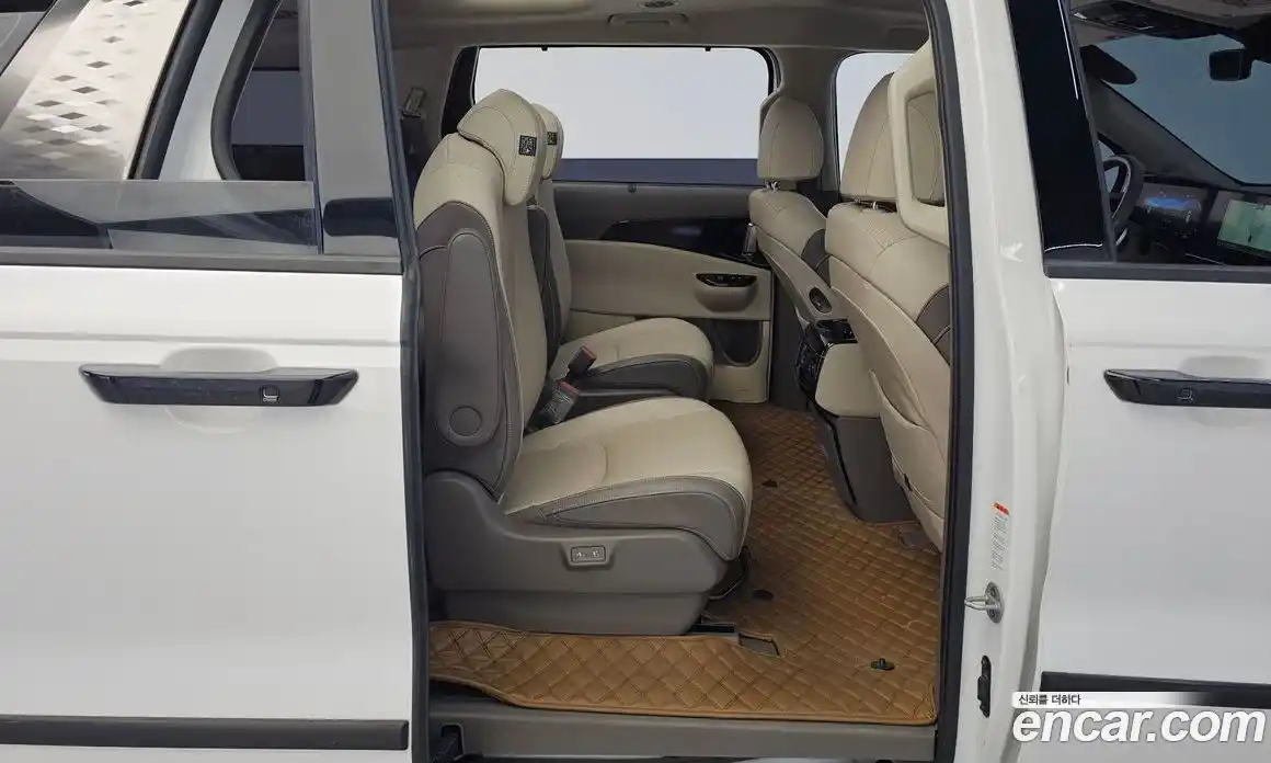 Kia Canival 2023 3.5 Автомат в Москве № 288436, фото 17