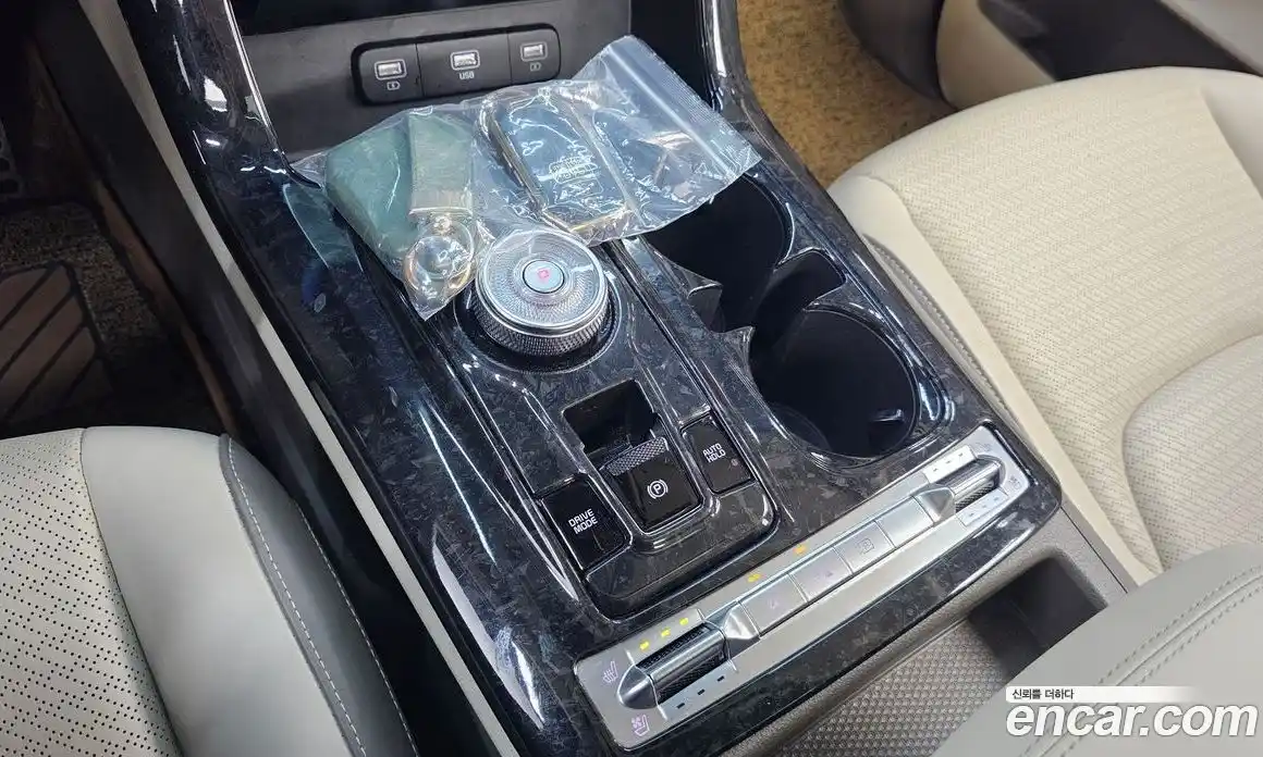 Kia Canival 2023 3.5 Автомат в Москве № 288436, фото 3