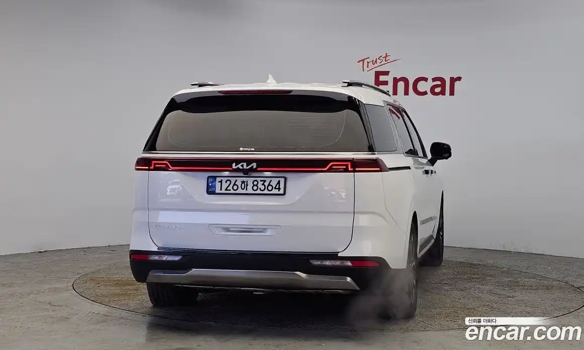 Kia Canival 2023 3.5 Автомат в Москве № 288436, фото 4