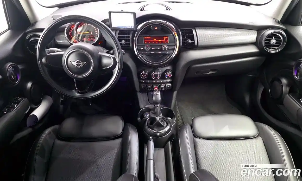 Mini Cooper 2015 1.5 Автомат в Москве № 299587, фото 15