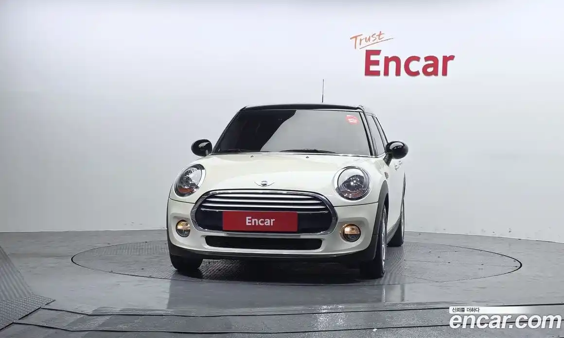 Mini Cooper 2015 1.5 Автомат в Москве № 299587, фото 18