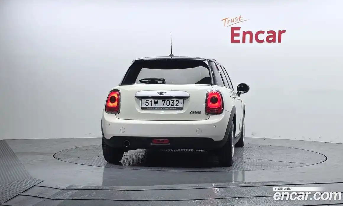 Mini Cooper 2015 1.5 Автомат в Москве № 299587, фото 19