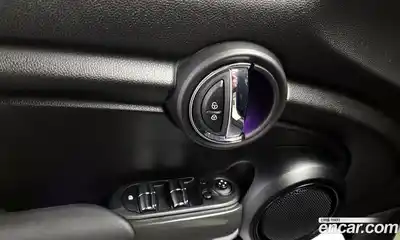 Mini Cooper 2015 1.5 Автомат в Москве № 299587, миниатюра 8