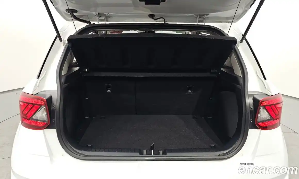 Hyundai Venue 2020 1.6 Автомат в Москве № 305365, фото 14