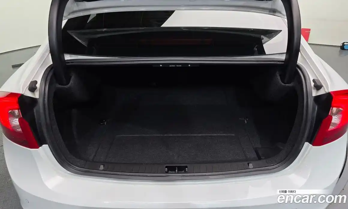 Volvo S60 2018 2.0 Автомат в Москве № 312599, фото 16