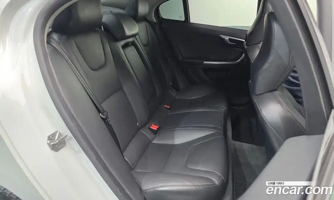 Volvo S60 2018 2.0 Автомат в Москве № 312599, фото 4