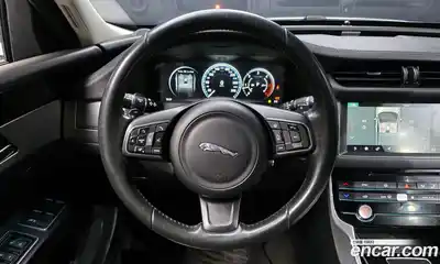 Jaguar XF 2017 2.0 Автомат в Москве № 331474, миниатюра 11