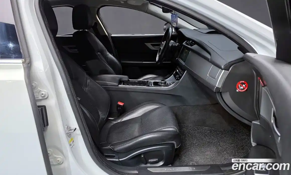 Jaguar XF 2017 2.0 Автомат в Москве № 331474, фото 15
