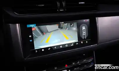 Jaguar XF 2017 2.0 Автомат в Москве № 331474, миниатюра 3