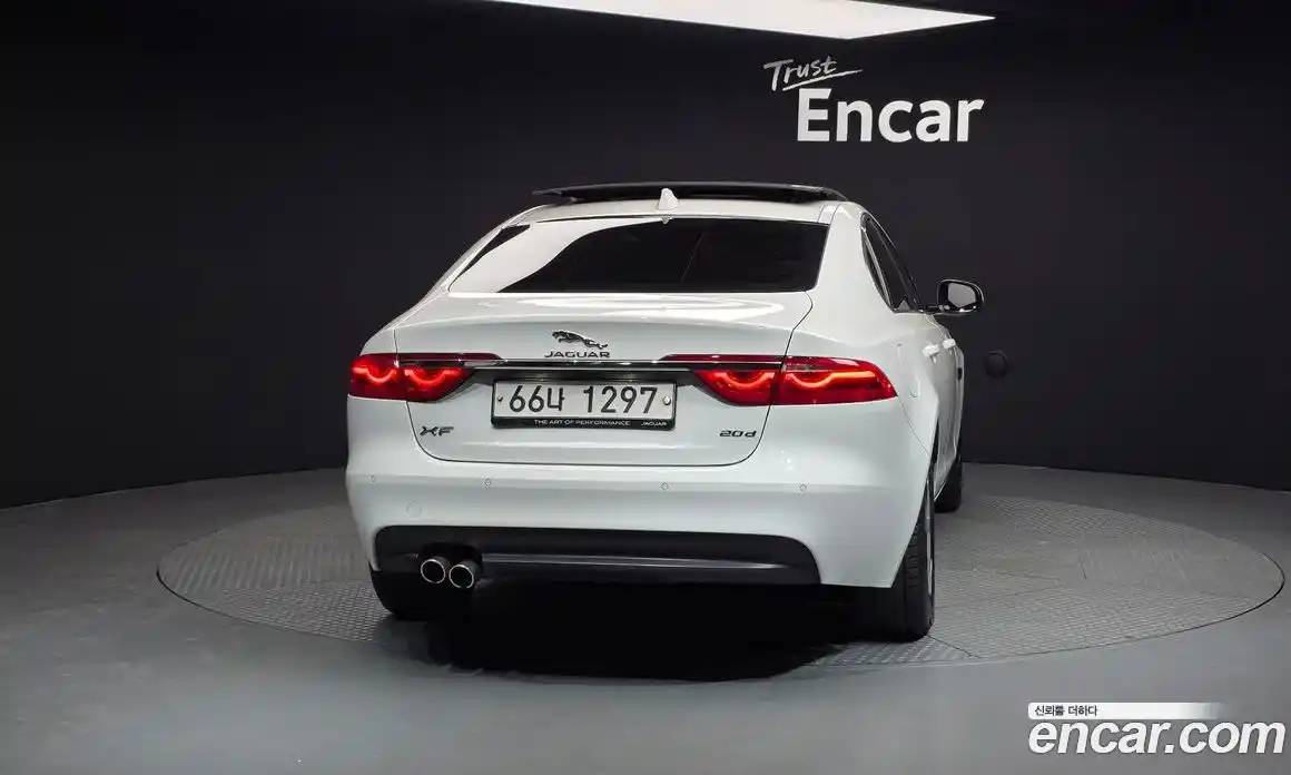 Jaguar XF 2017 2.0 Автомат в Москве № 331474, фото 4