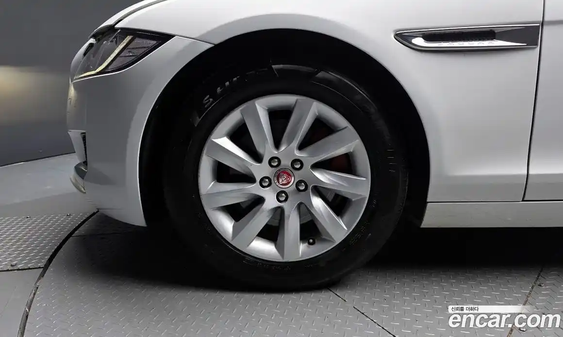 Jaguar XF 2017 2.0 Автомат в Москве № 331474, фото 5