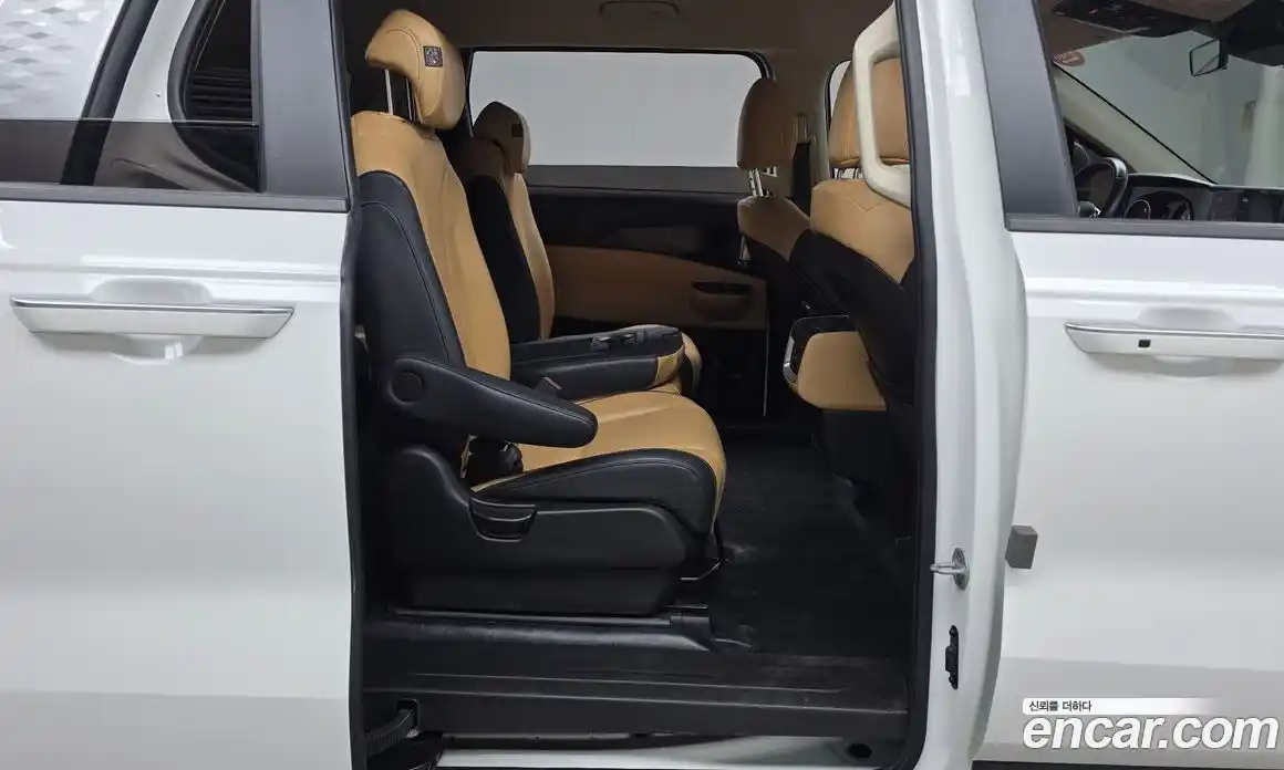 Kia Canival 2023 2.2 Автомат в Москве № 54583, фото 18