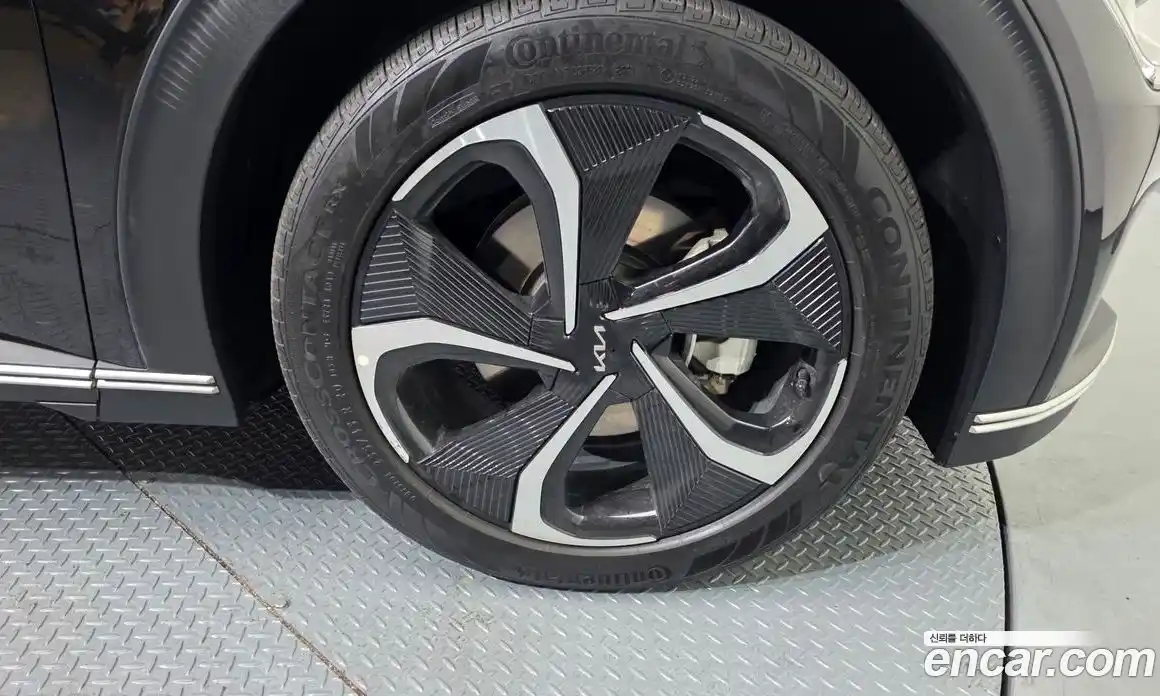 Kia EV6 2022 0.1 Автомат в Москве № 72535, фото 17