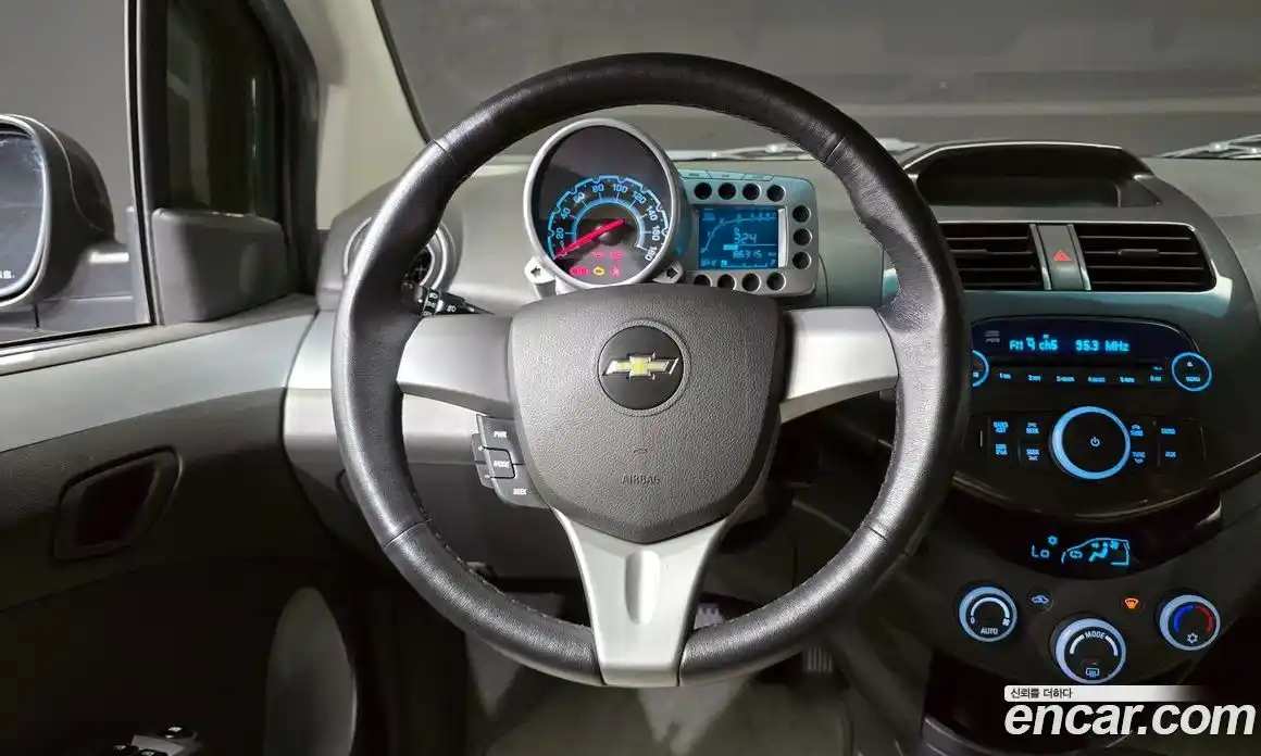 Chevrolet Spark 2012 1.0 Автомат в Москве № 99223, фото 3