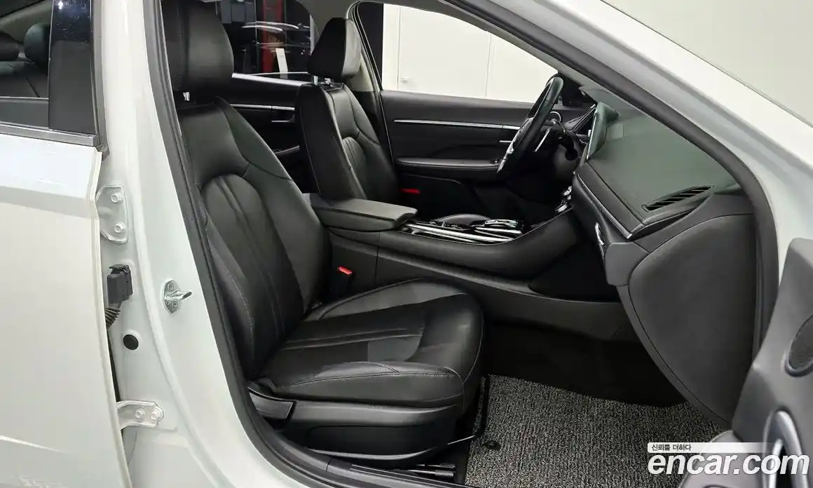 Hyundai Sonata 2022 2.0 Автомат в Москве № 107720, фото 15