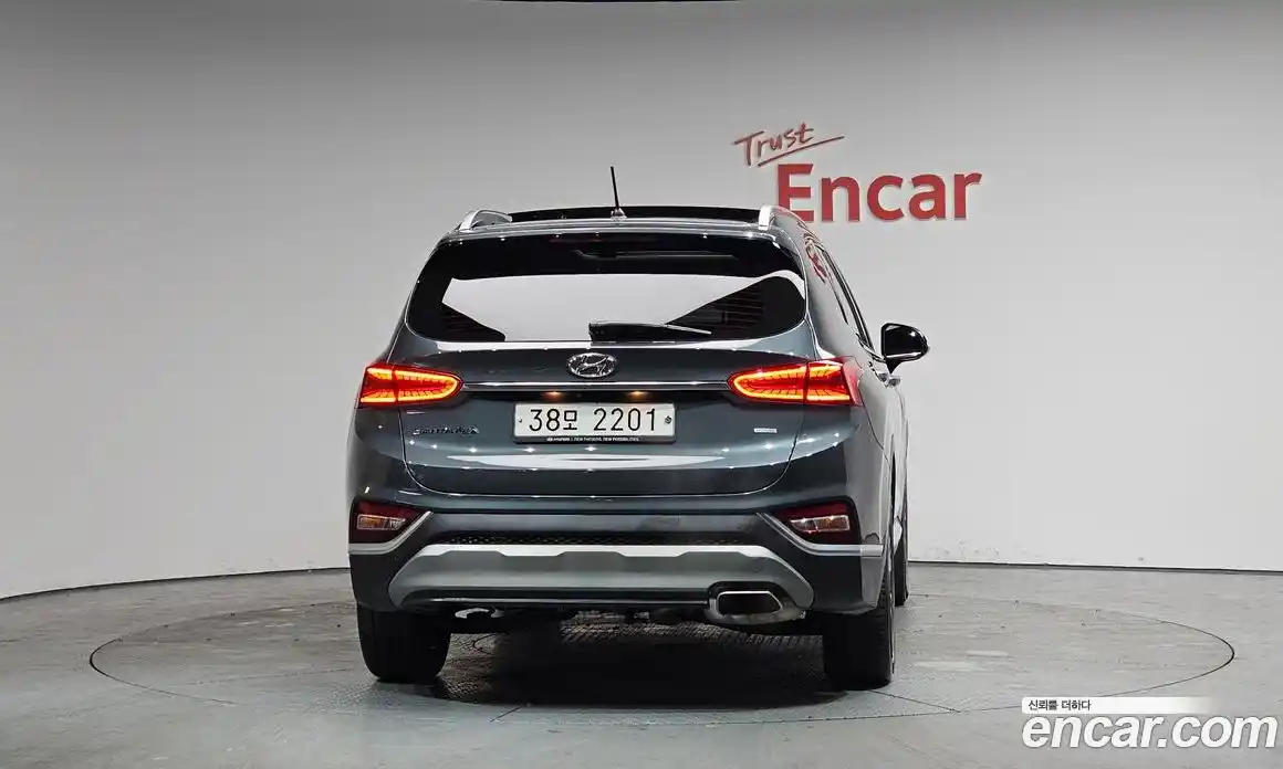 Hyundai Santa Fe 2020 2.0 Автомат в Москве № 116410, фото 1