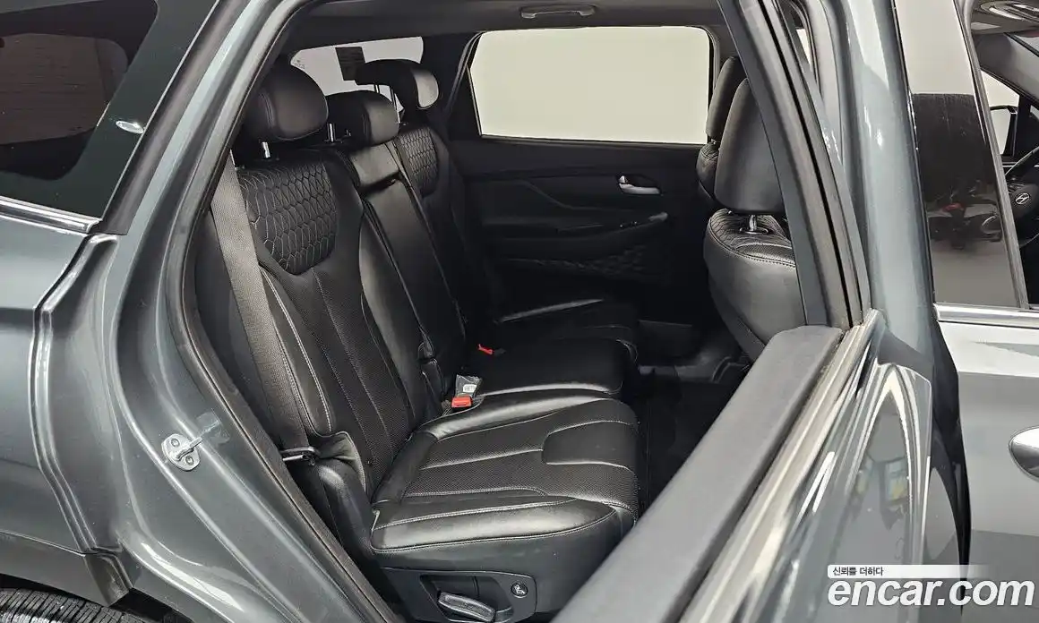 Hyundai Santa Fe 2020 2.0 Автомат в Москве № 116410, фото 20