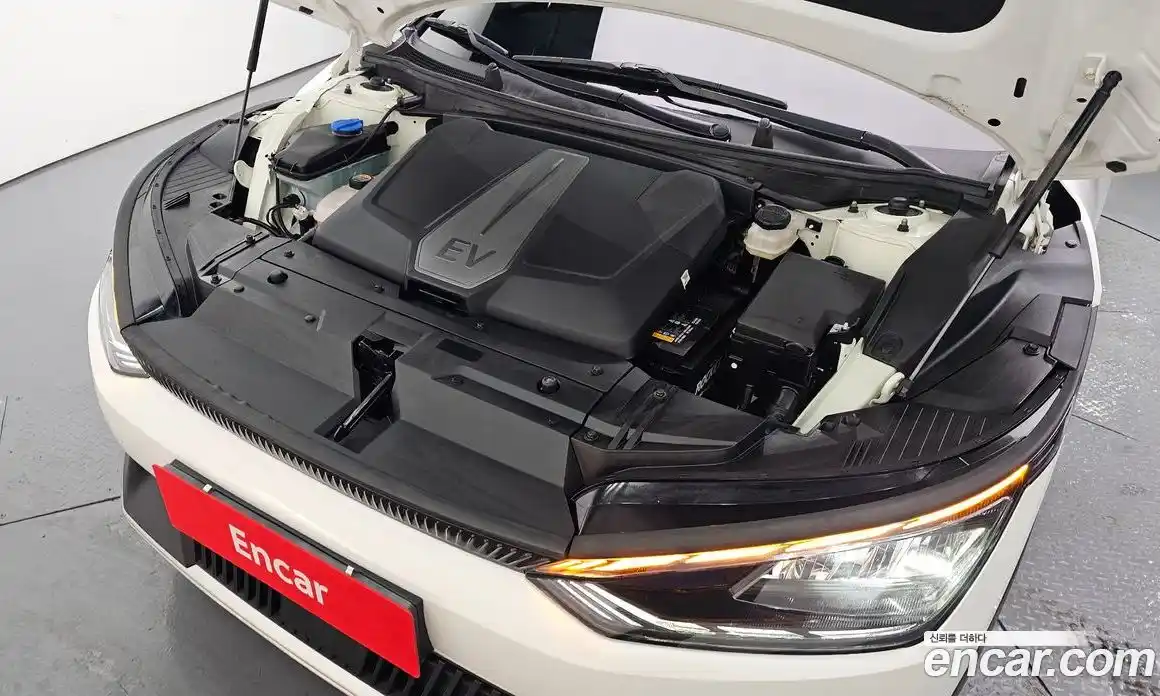 Kia EV6 2022 0.1 Автомат в Москве № 121648, фото 8