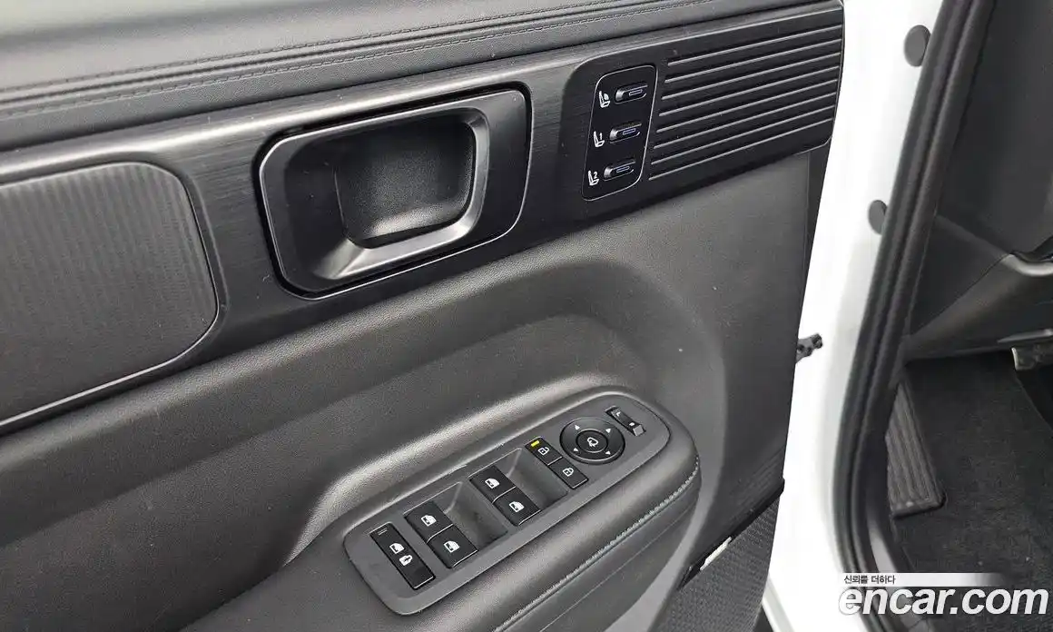 Hyundai Santa Fe 2024 2.5 Автомат в Москве № 129890, фото 19