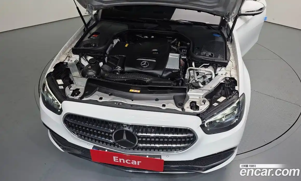 Mercedes-Benz E-Class 2022 2.0 Автомат в Москве № 138907, фото 14