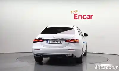 Mercedes-Benz E-Class 2022 2.0 Автомат в Москве № 138907, миниатюра 3