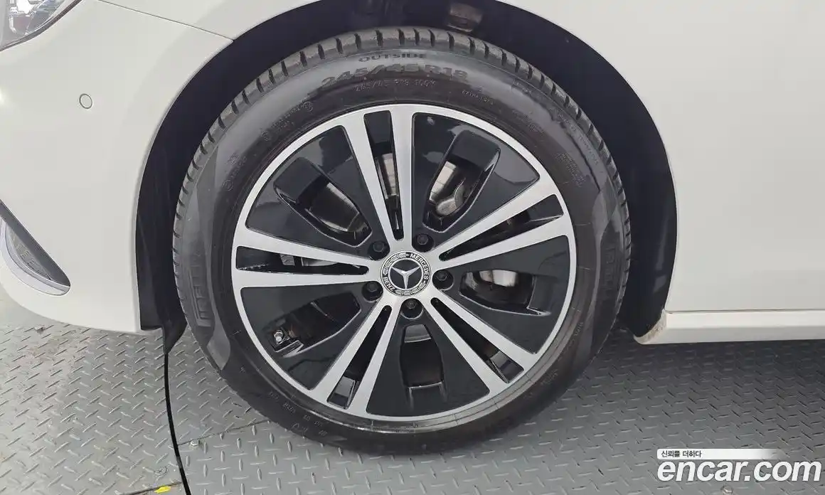 Mercedes-Benz E-Class 2022 2.0 Автомат в Москве № 138907, фото 9