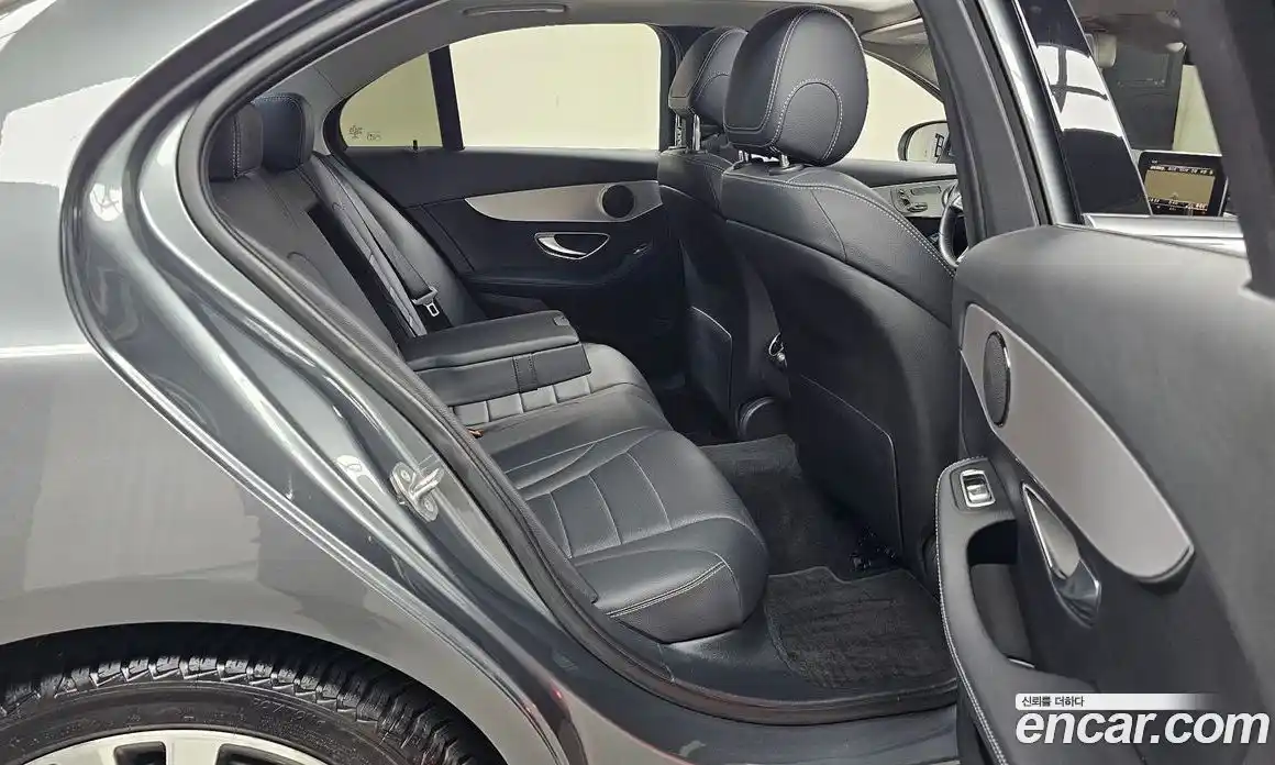 Mercedes-Benz C-Class 2018 2.0 Автомат в Москве № 143834, фото 20