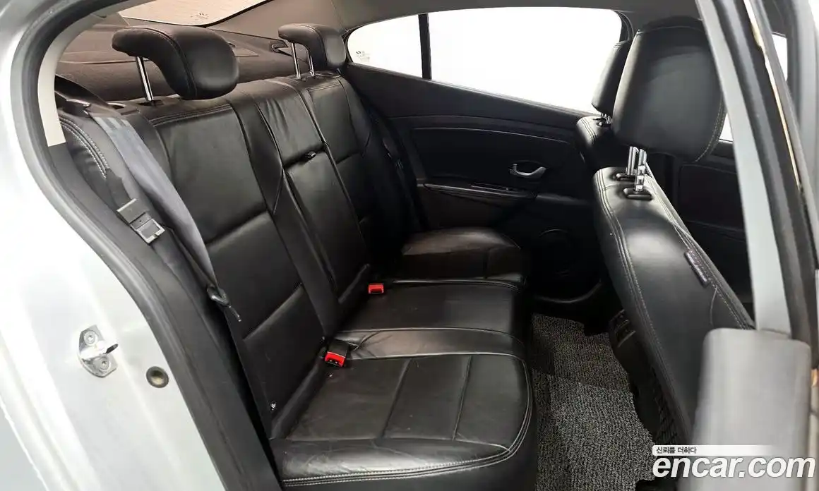 Renault SM3 2011 1.6 Автомат в Москве № 148047, фото 18