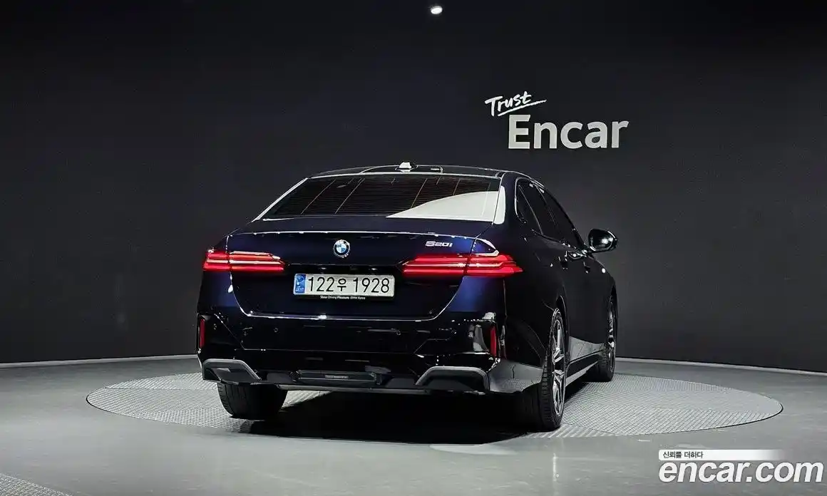 BMW 5-Series 2024 2.0 Автомат в Москве № 154970, фото 4